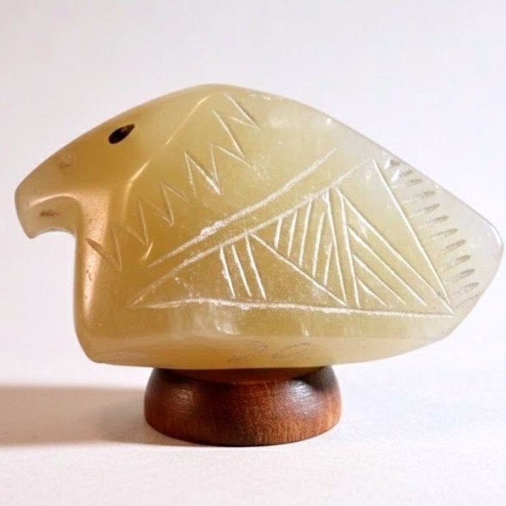 Vintage Fetish Hand Carved Yellow Stone Eagle Falcon Bird Head Figurine 1.5 Inch